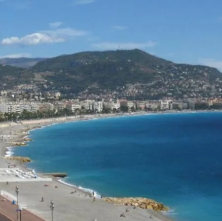 3 Pieces Climatise 4 Personnes Confort Plein Centre Nice